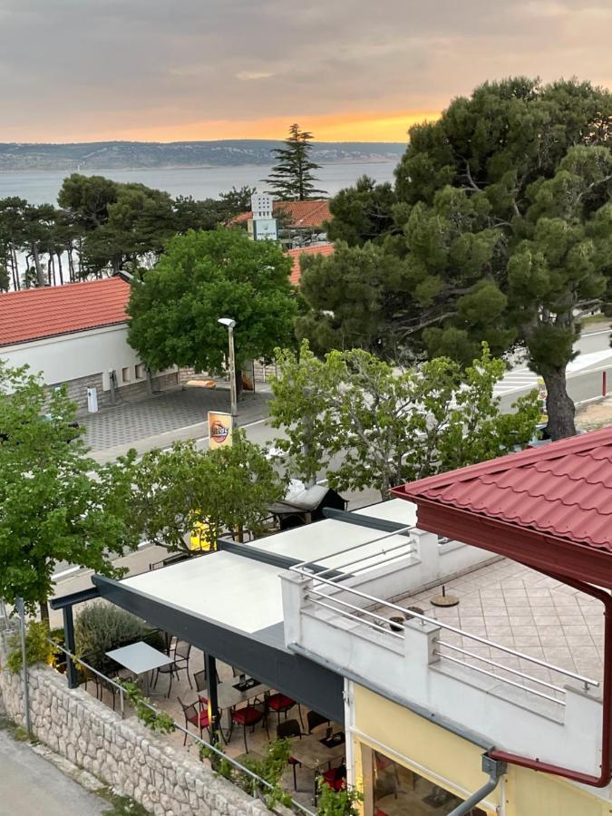 Diana Rooms And Apartments Starigrad Paklenica Exteriör bild