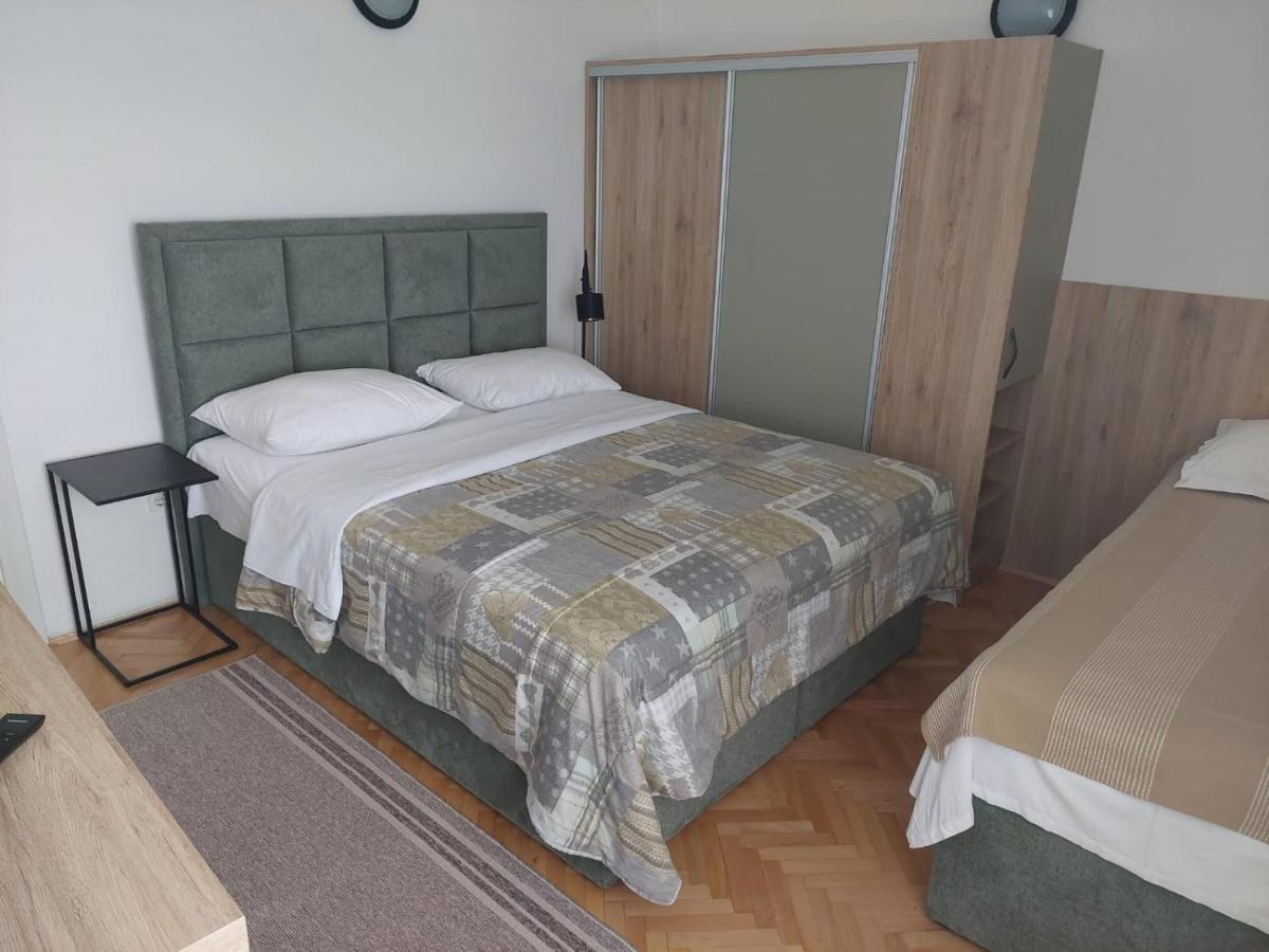 Diana Rooms And Apartments Starigrad Paklenica Exteriör bild