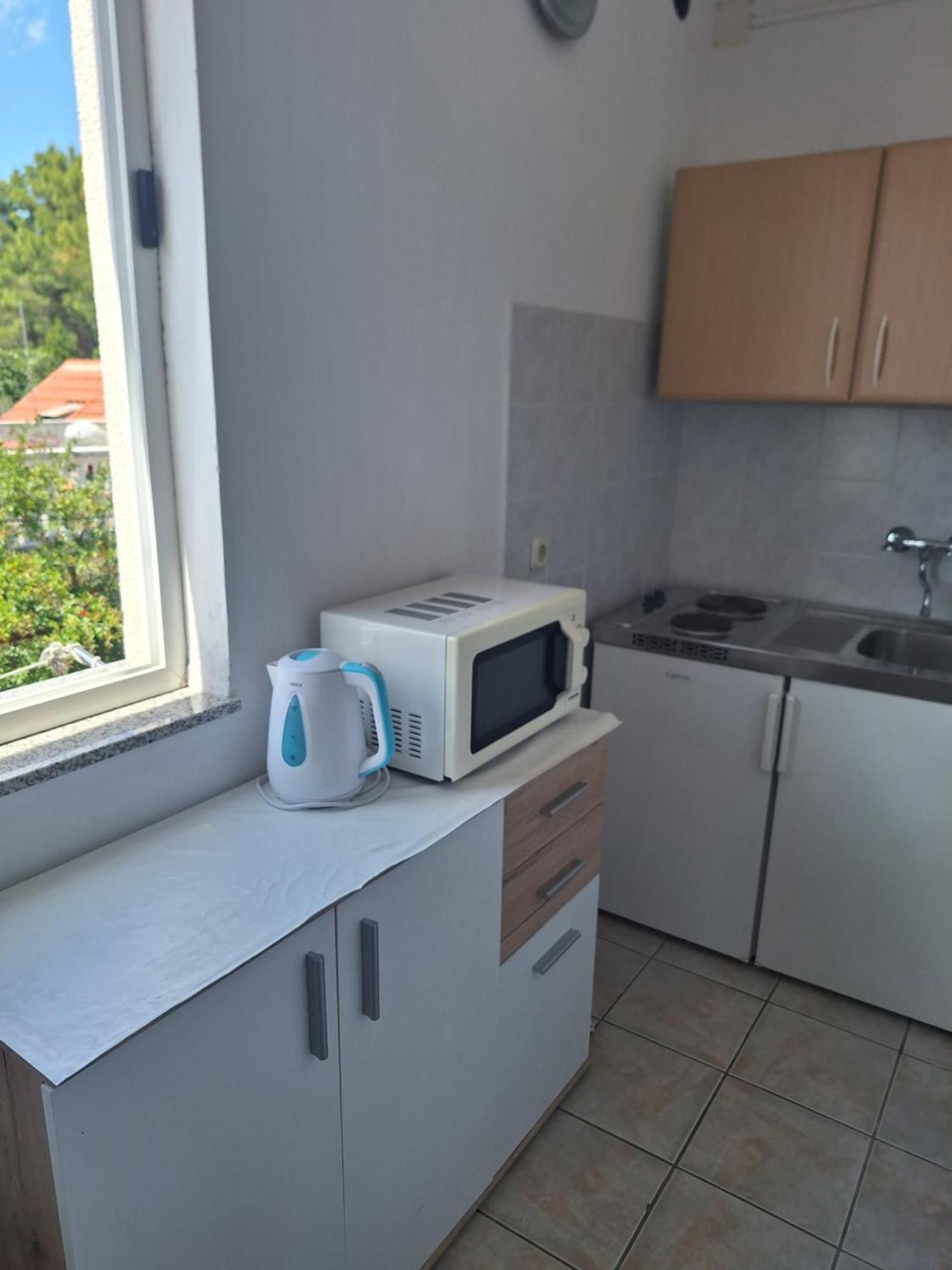 Diana Rooms And Apartments Starigrad Paklenica Exteriör bild