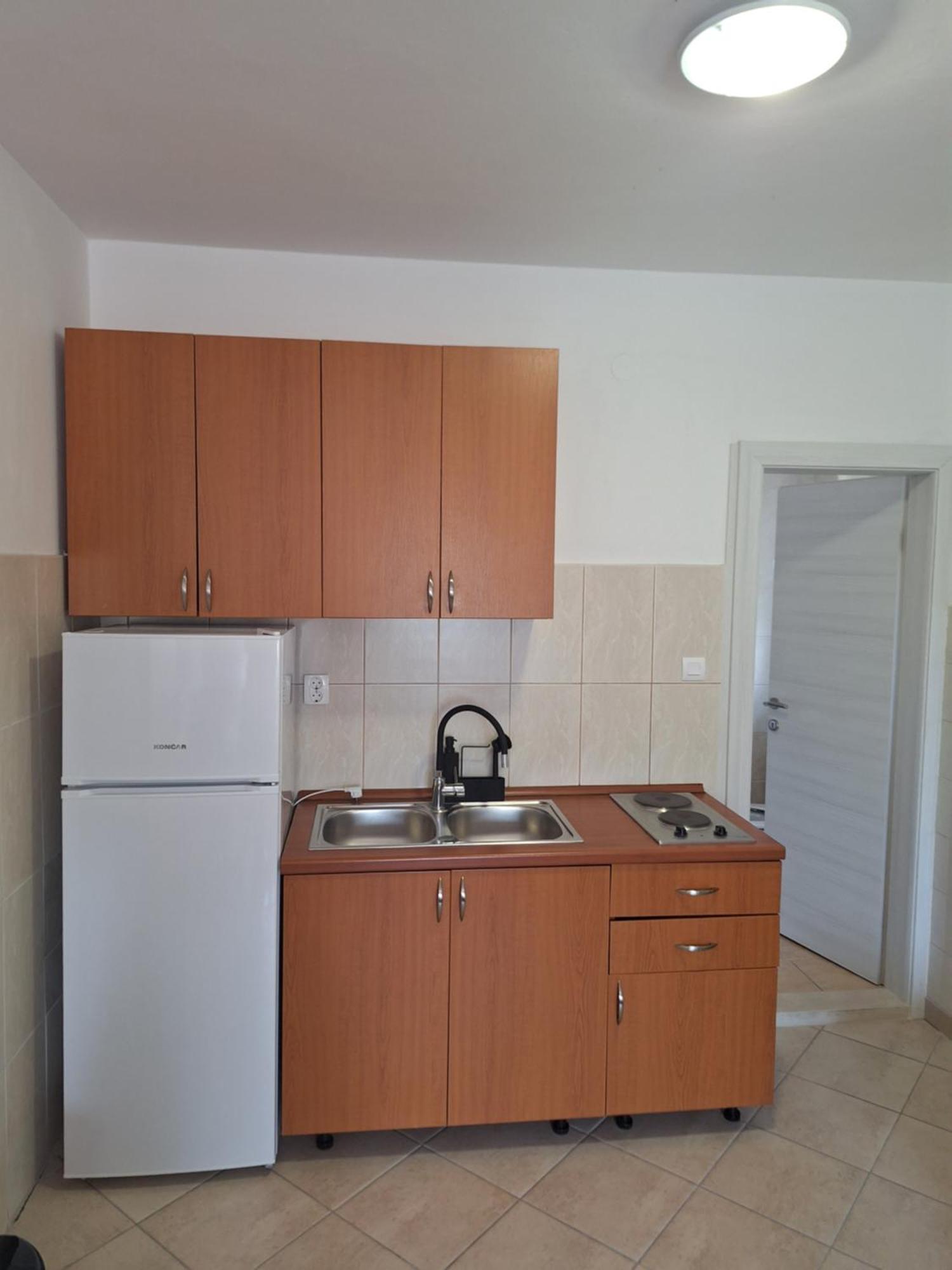 Diana Rooms And Apartments Starigrad Paklenica Exteriör bild