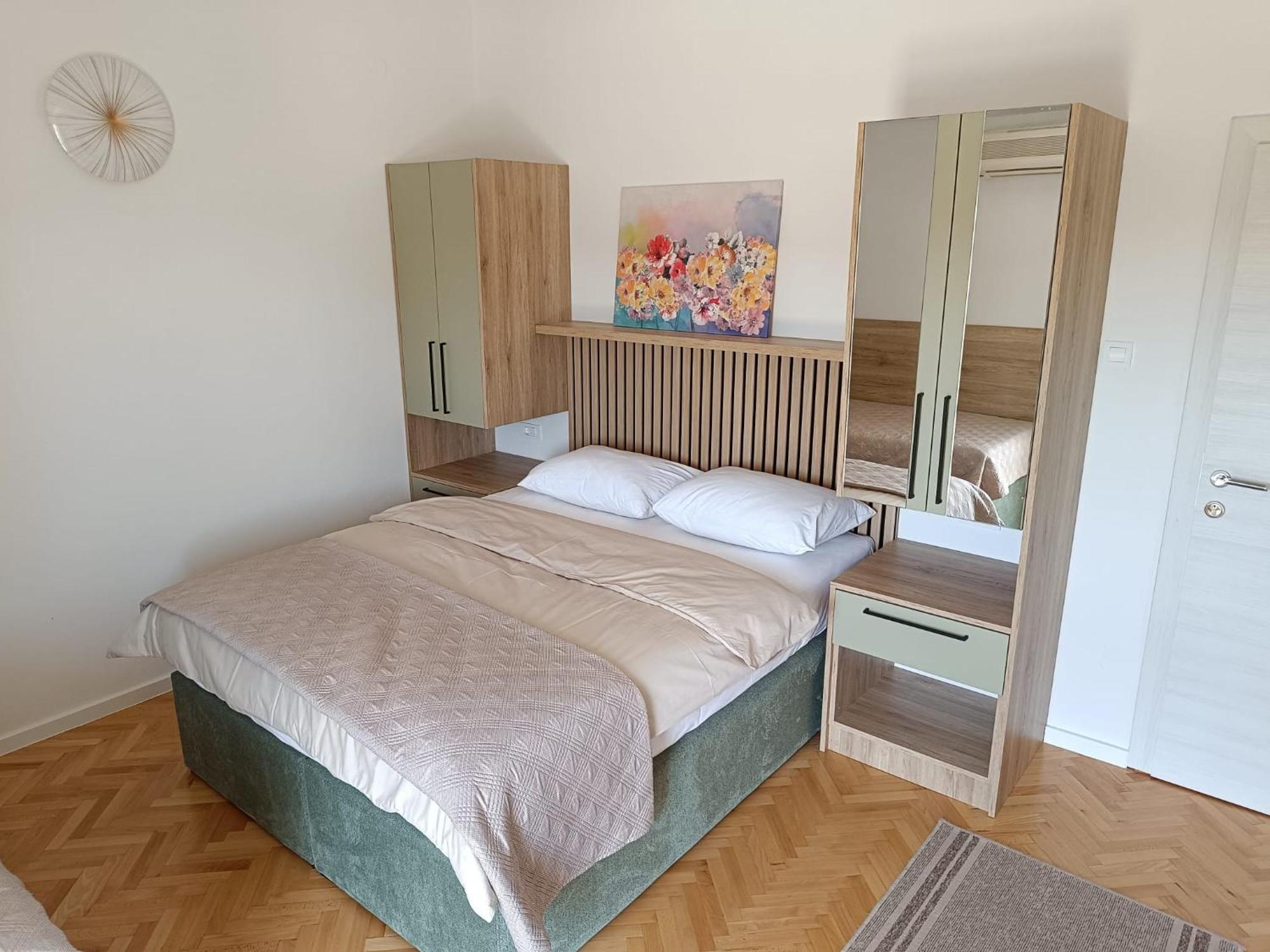 Diana Rooms And Apartments Starigrad Paklenica Exteriör bild