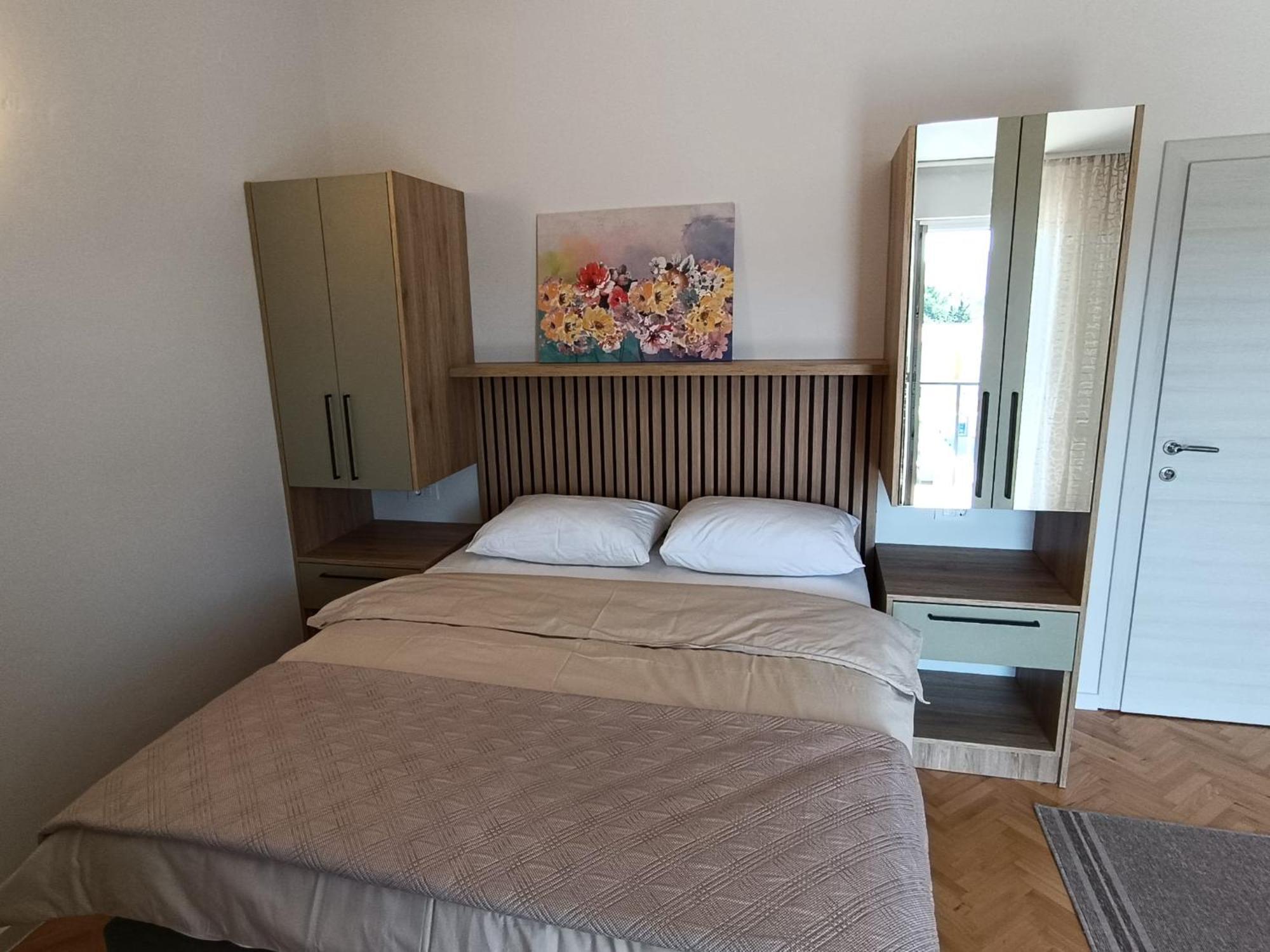 Diana Rooms And Apartments Starigrad Paklenica Exteriör bild