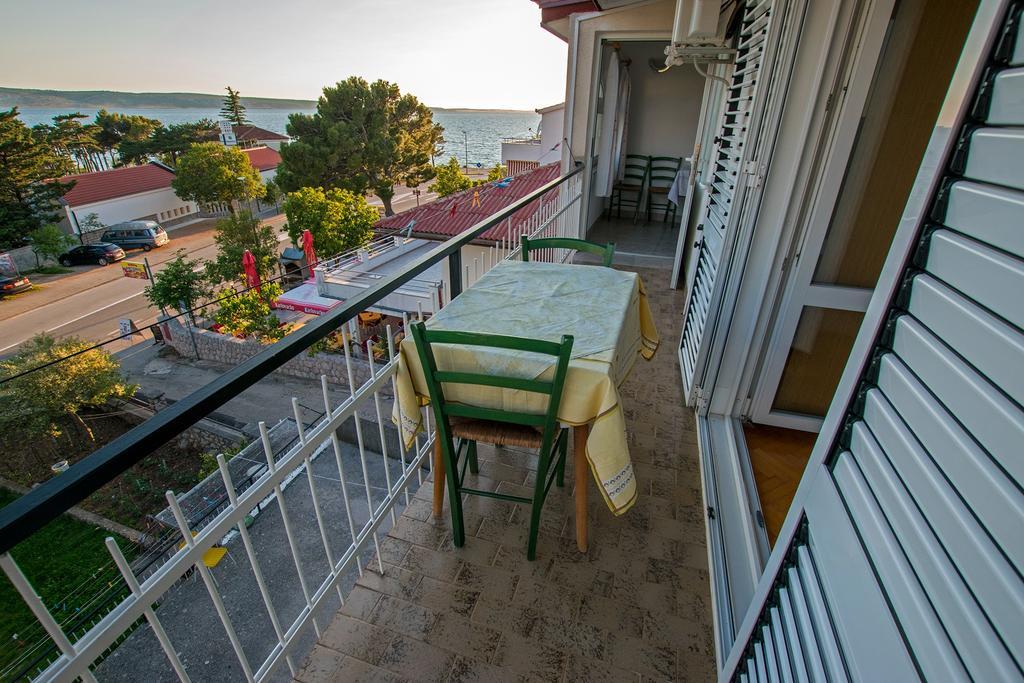 Diana Rooms And Apartments Starigrad Paklenica Exteriör bild